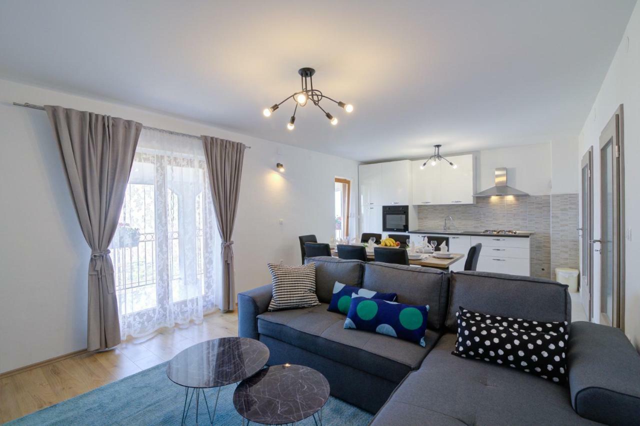 Josipa & Jelena Apartment Сень Екстер'єр фото