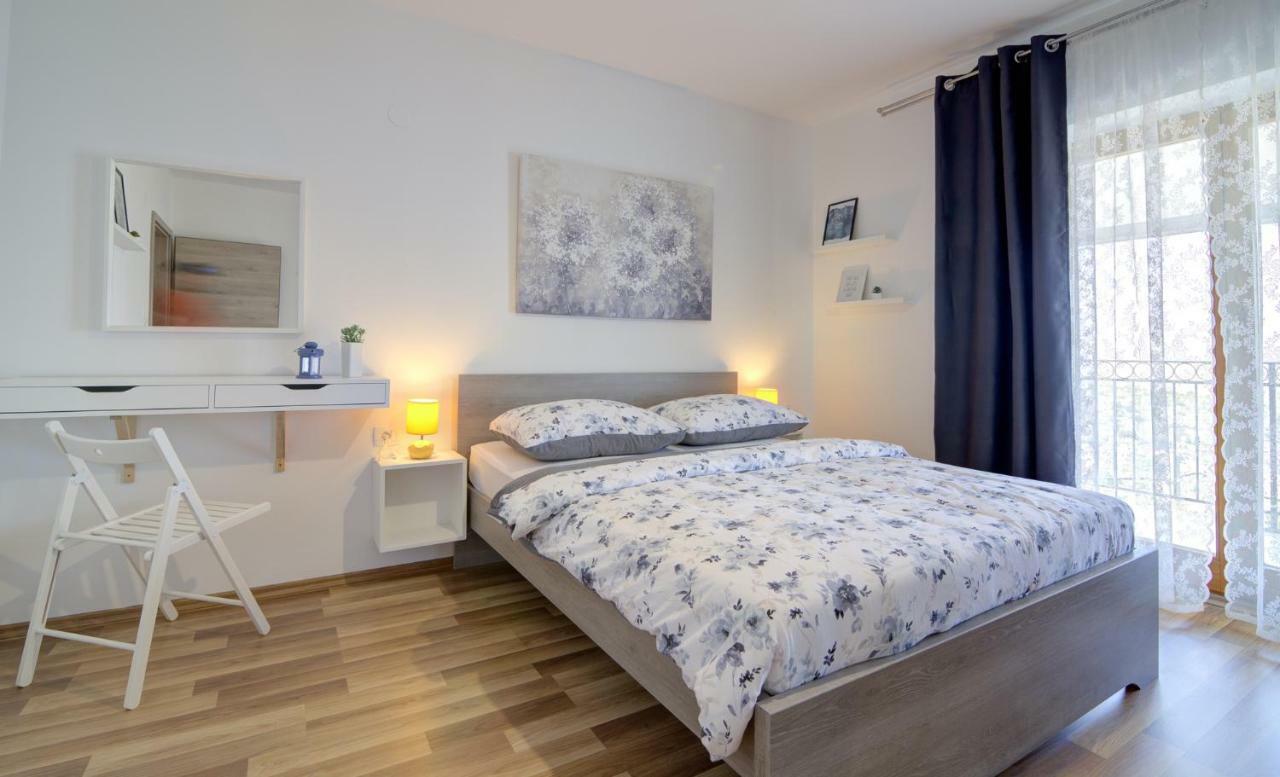 Josipa & Jelena Apartment Сень Екстер'єр фото