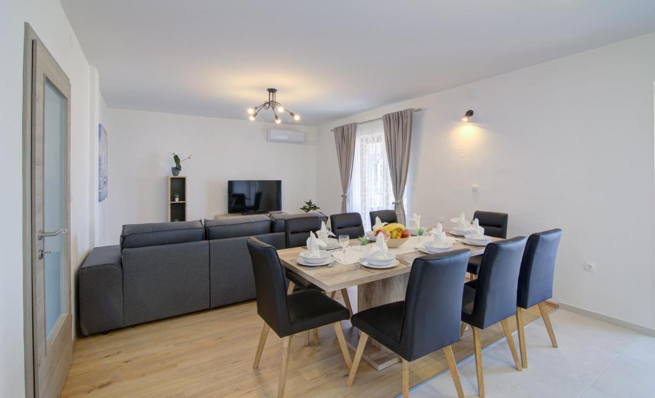 Josipa & Jelena Apartment Сень Екстер'єр фото
